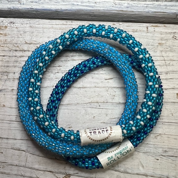 ❤️ Aid through trade roll on bracelets! 🆕 Boho! Beautiful blue colors! Set of 3 - Picture 3 of 7